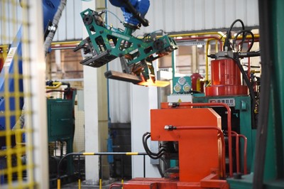 东风底盘系统公司悬架弹簧工厂:生产自动化 提质又增效